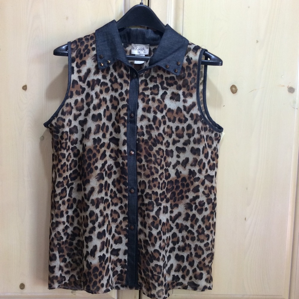 Top / Blouse in Animal Print